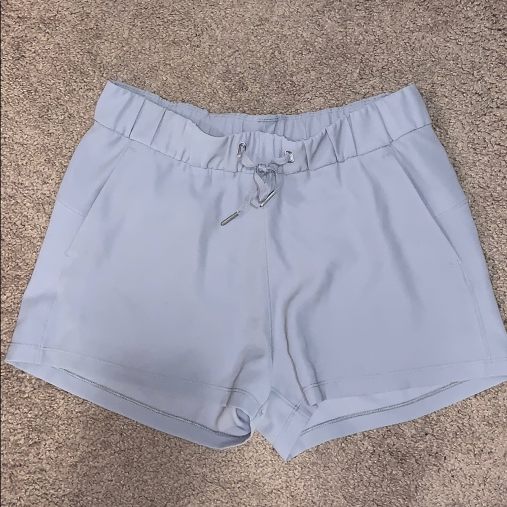 Lululemon On the Fly Short 2.5 size 6